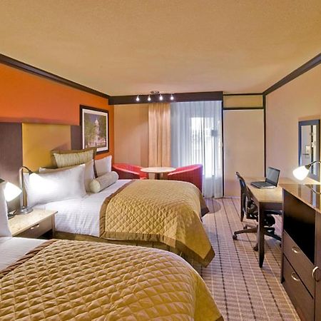 Wyndham Garden Oklahoma City Resort & Conference Hotel Near Airport, Fairgrounds Paycom & I40 Δωμάτιο φωτογραφία