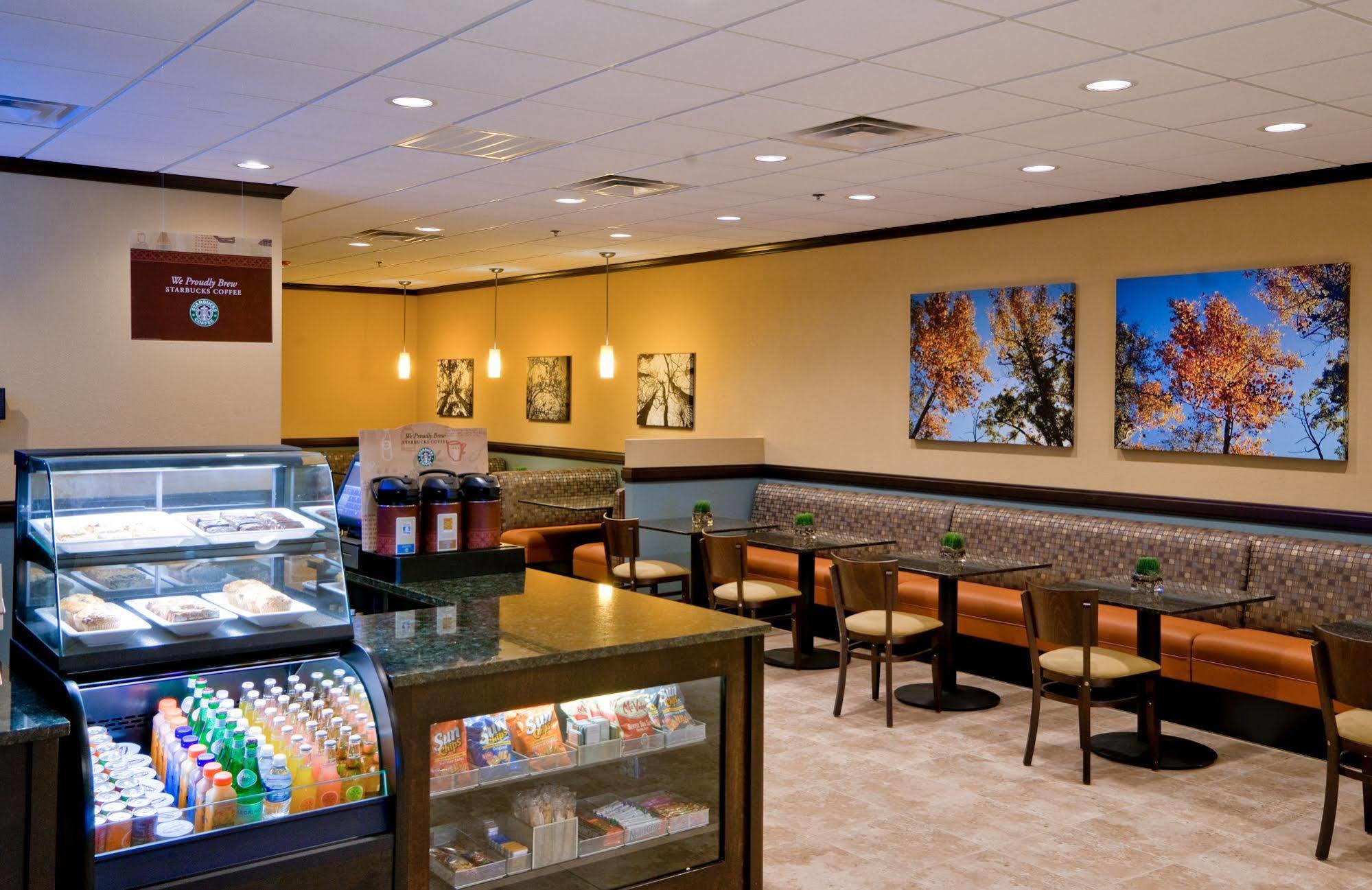 Wyndham Garden Oklahoma City Resort & Conference Hotel Near Airport, Fairgrounds Paycom & I40 Εστιατόριο φωτογραφία