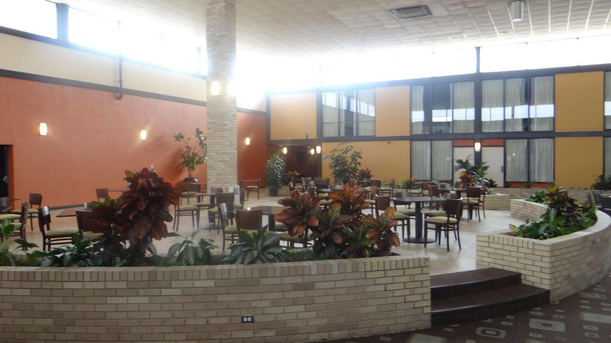 Wyndham Garden Oklahoma City Resort & Conference Hotel Near Airport, Fairgrounds Paycom & I40 Εξωτερικό φωτογραφία